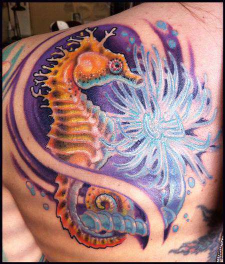 Seahorse-color-tattoo