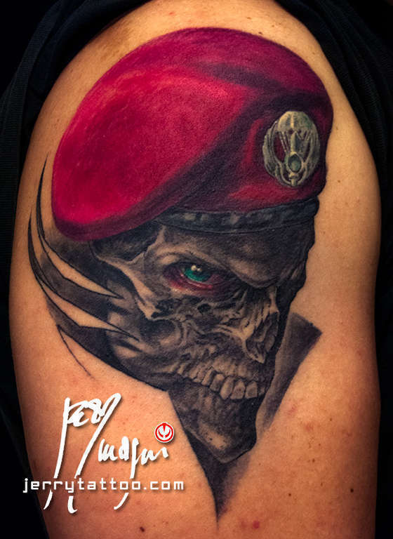 jerrymagni:folgore-military-skull-horror
 Infantry Skull Tattoo