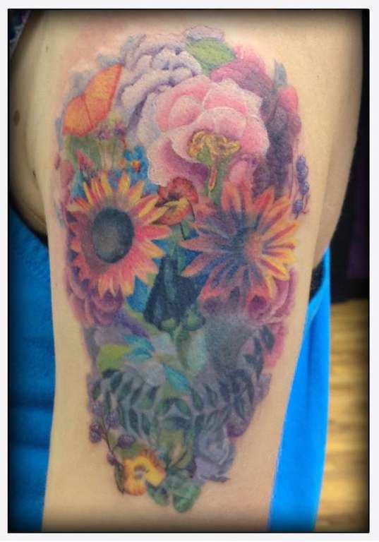 Eternal_tattoo_dano_miller_flowers_skull_bright_colors_optical_illusion