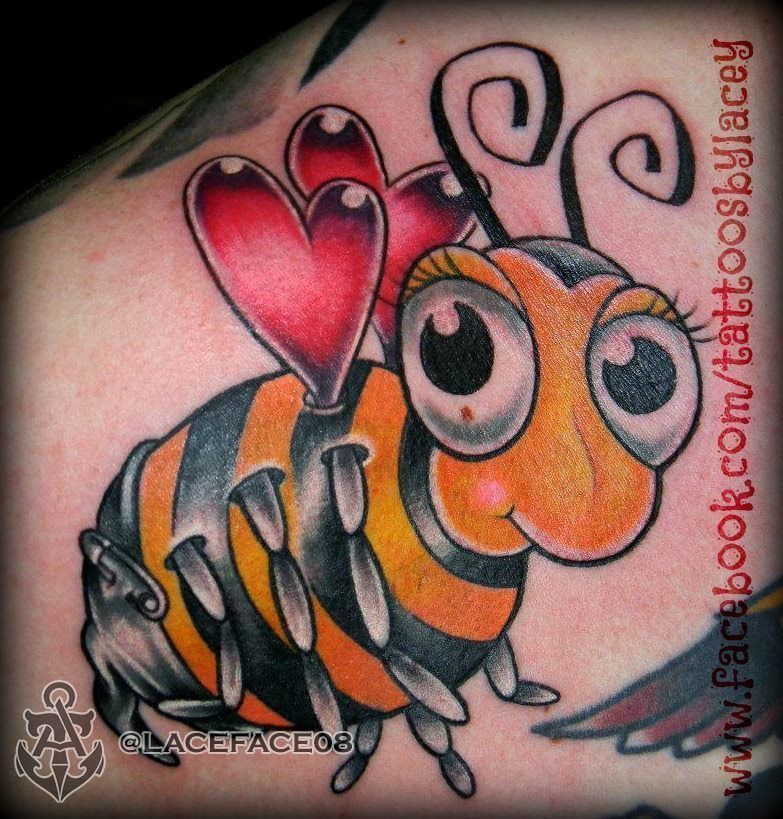 Lainey Bee - She wanted me to sign her tattoo with a bee!! We went with  this cute little fat bumblebee :) Thank you for this! #bumblebee #bee  #laineybee #bumblebeetattoo #beetattoo #travelingtattooartist #