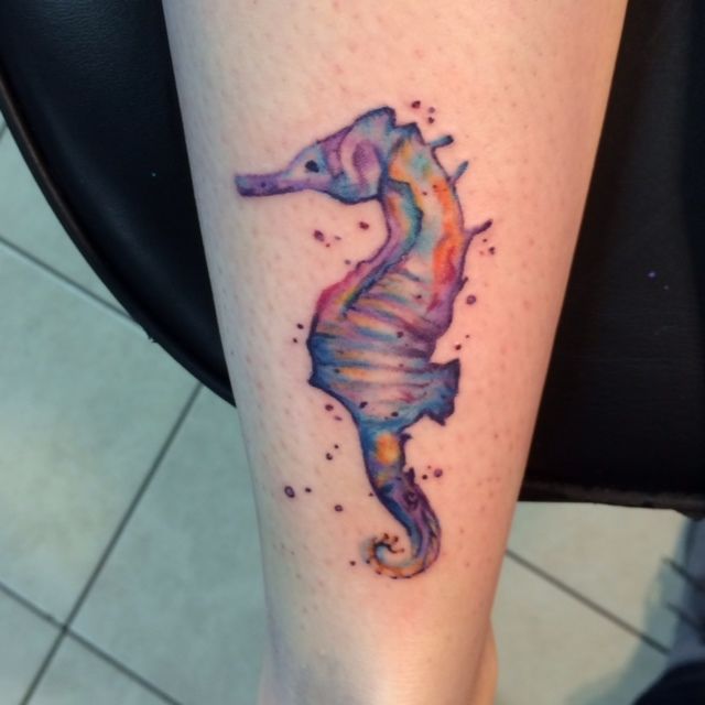 ryanspencer:sea-horse-color-tattoo-water-color-animal-tattoo