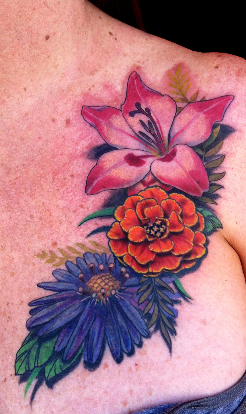 Aster Flower Tattoo | Aster flower tattoos, Tattoos, Aster tattoo
