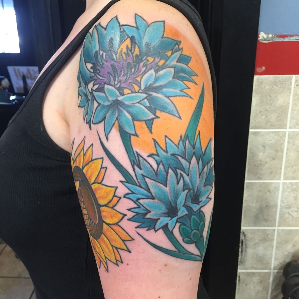 Handpoked poppy and cornflower tattoo fillers 🌸 | Instagram