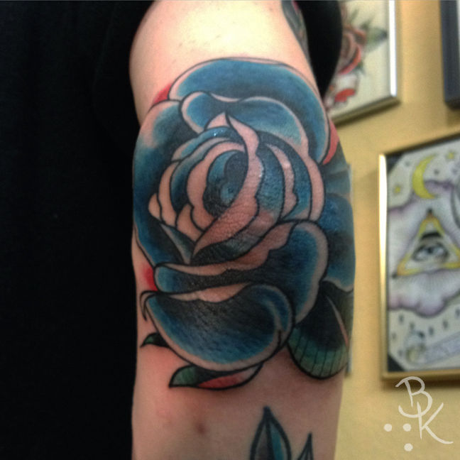 Black roses around the elbow  Tattoogridnet