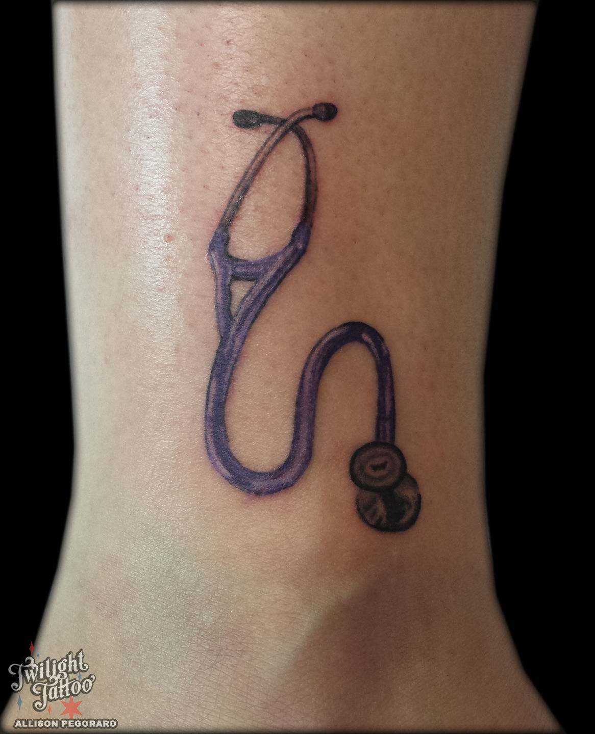 Stethoscope with mom tattoo! I love being a nurse, and I love my mom 💗 |  Mom tattoos, Stethescope tattoo, Classy tattoos