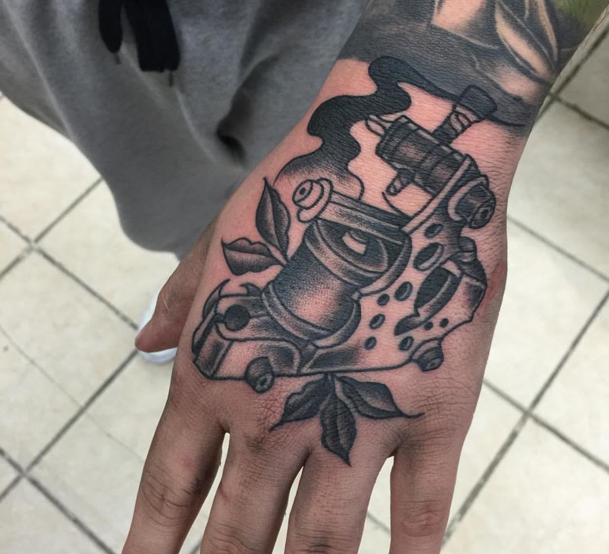 Tattoo Machine And Hand High-Res Vector Graphic - Getty Images