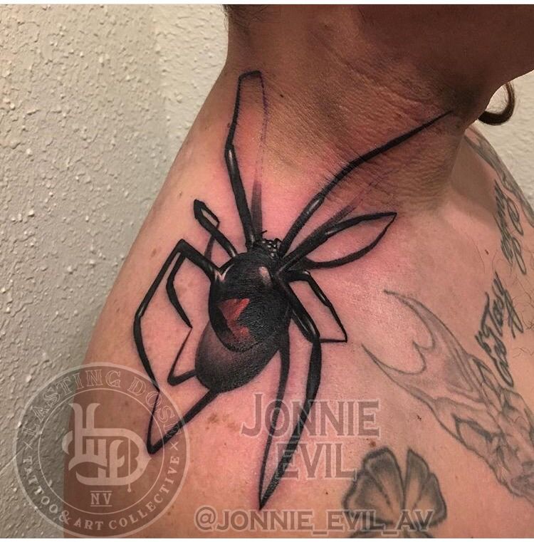 latest tattoo of one of my favorite spiders ever, the golden silk orb  weaver :') ft her little man !! : r/spiderbro