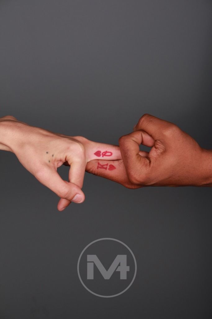 Mosco Tattoos - Finger tattoo Good friends matching tattoo #tattooedgirls  #girlstattoos #fingertattoos #tattoosongirls #tattoos #tattoo  #girlsandtattoos #girlslovetattoos #tattoolifestyle #tattoolovers  #inkedgirls | Facebook