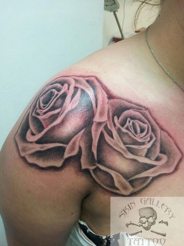 Black_n_grey_roses