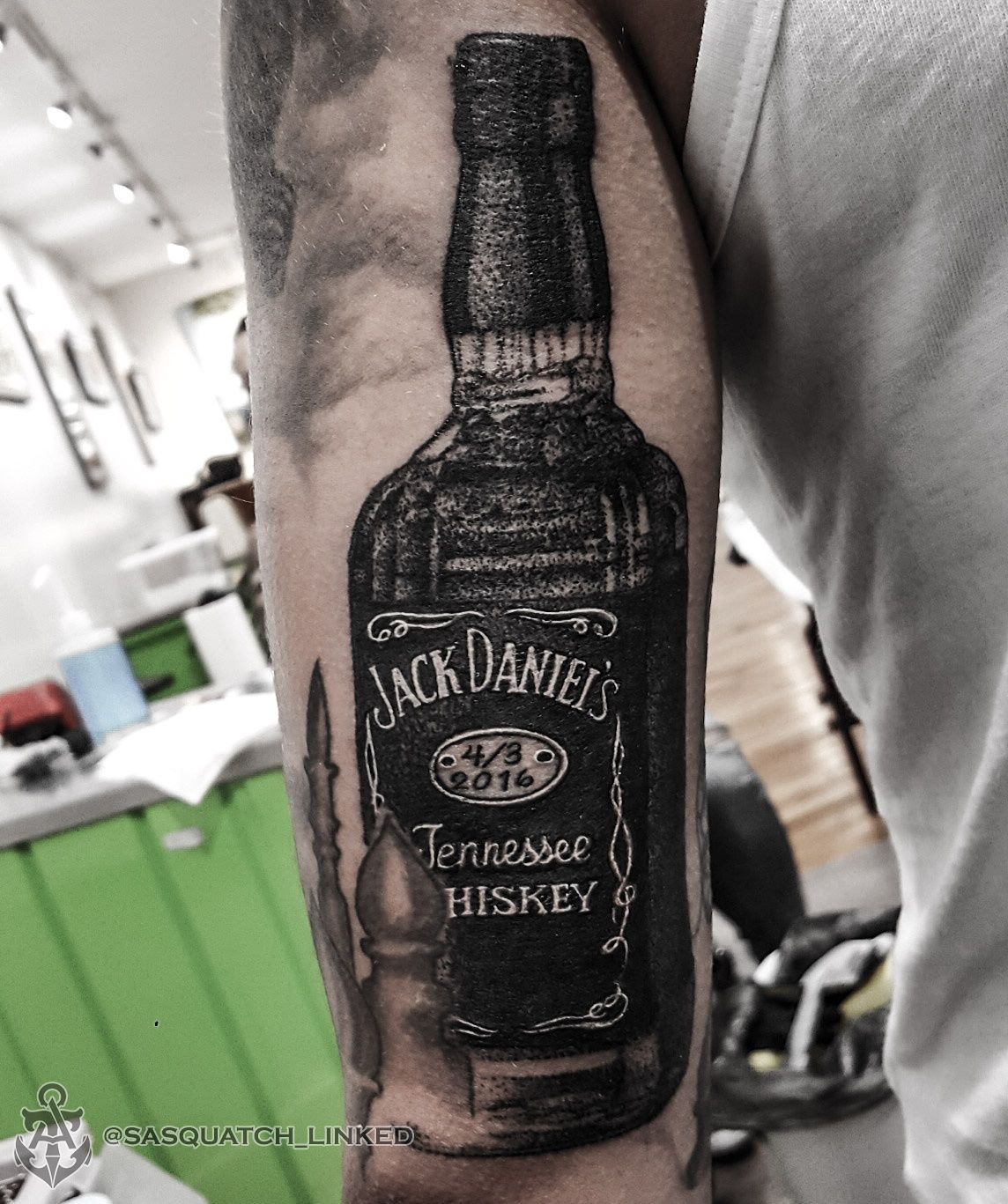 Wallpaper bottle tattoo guy whiskey Nask Photo images for desktop  section мужчины  download