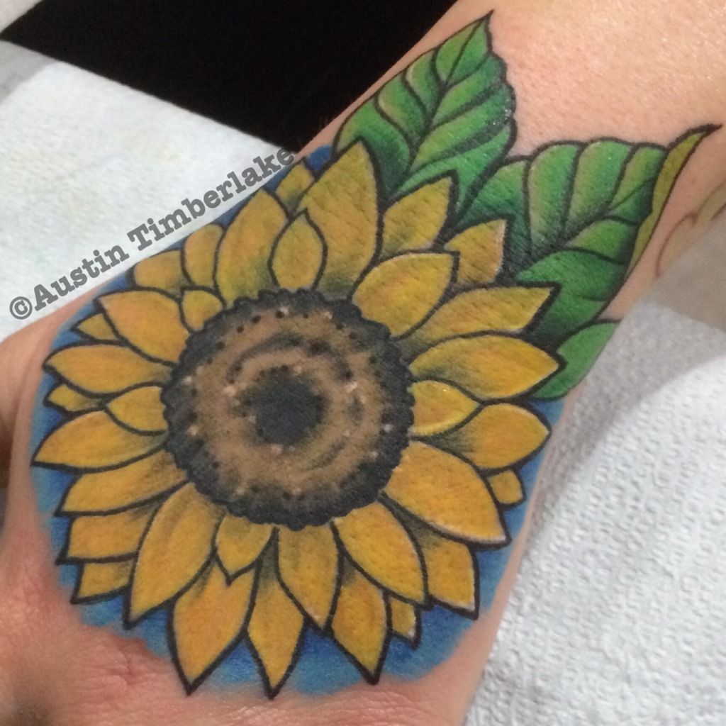 HoriJesse on X Did some cover up action with this one    sunflower  handtattoo sunflowertattoo coveruptattoo tattoo tattoos traditional  traditionaltattoos 7thstreettattoominnesota 7thstreetelectric  tattoosbyjberres tattooterrorist 