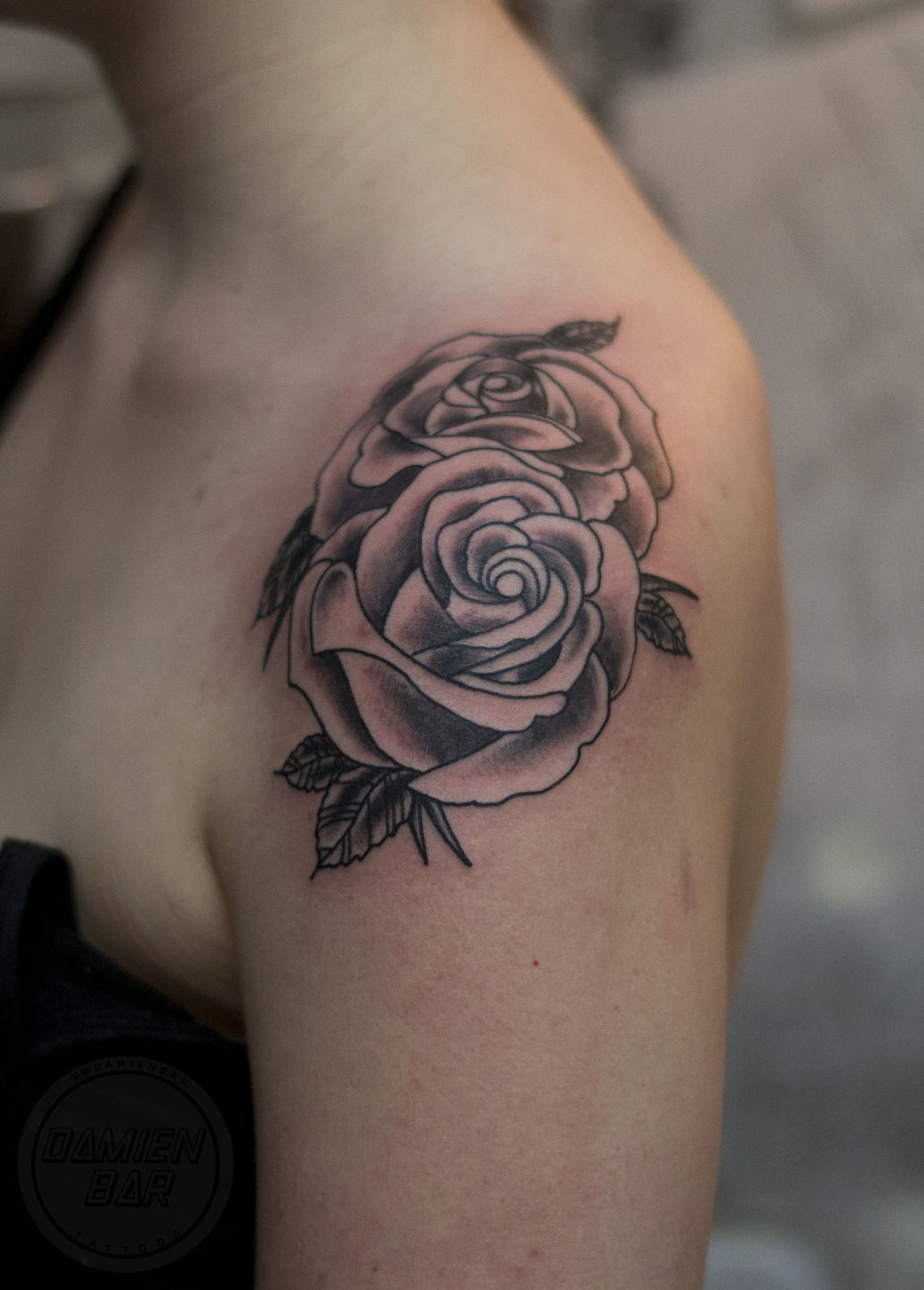 Shoulder_roses