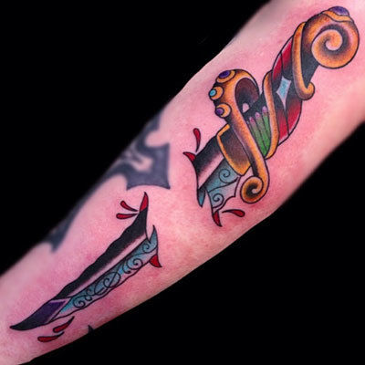 Dagger-tattoo-billy-jordan-the-bell-rose-tattoo-and-piercing-mobile-alabama