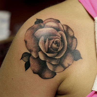 Rose-tattoo-peter-anderson-the-bell-rose-tattoo-and-piercing-mobile-alabama