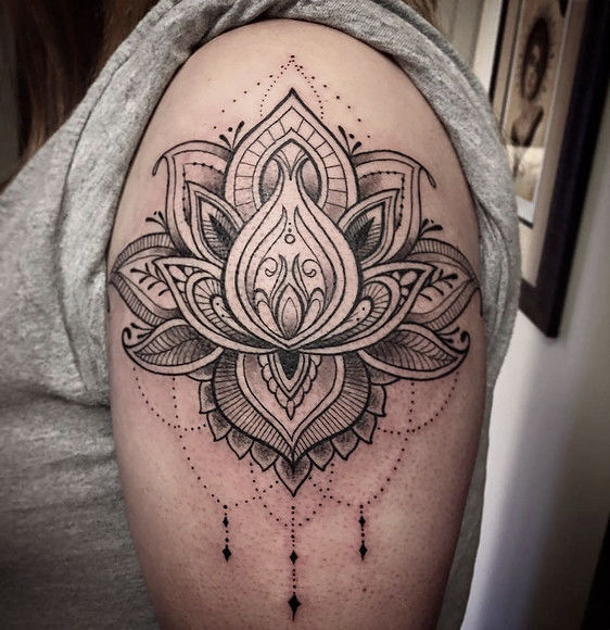 Le Regard Bleu A. Ink - Lotus géométrique/ Dotwork #tattoo #tatouage #tatoo  #ink #inked #inkedgirl #lotus #lotustattoo #flower #flowertattoo  #leregardbleutattoo #amyink #amytattoo #amycreation #art #frenchtattoo  #creation #artist | Facebook