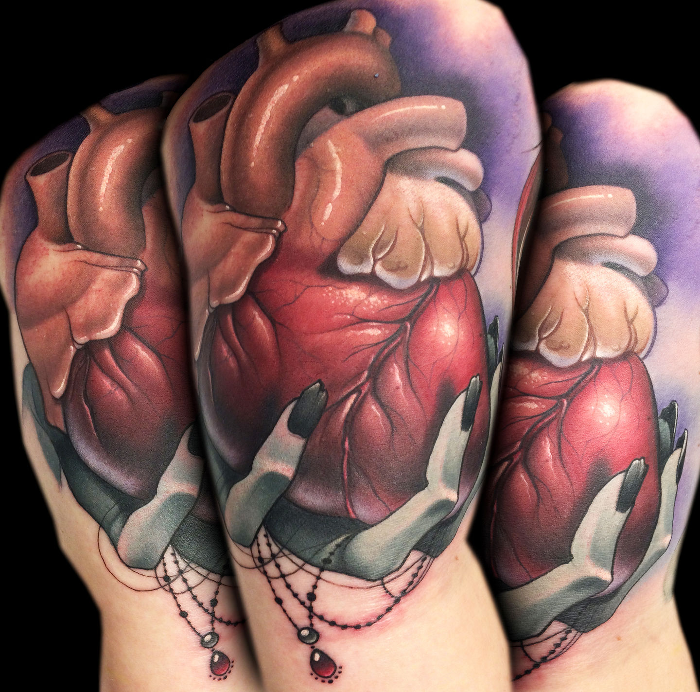 Handheart-kellydoty