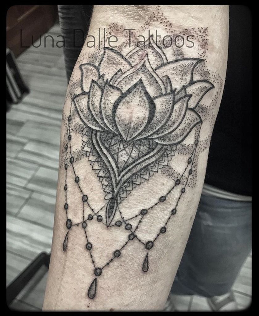 27 Amazing Flower Tattoo Inspirations  Club Tattoo