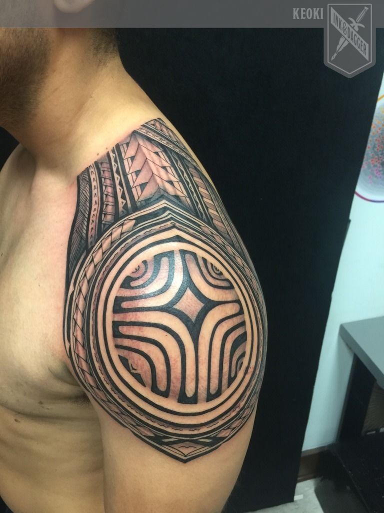 polynesian shoulder tattoo
