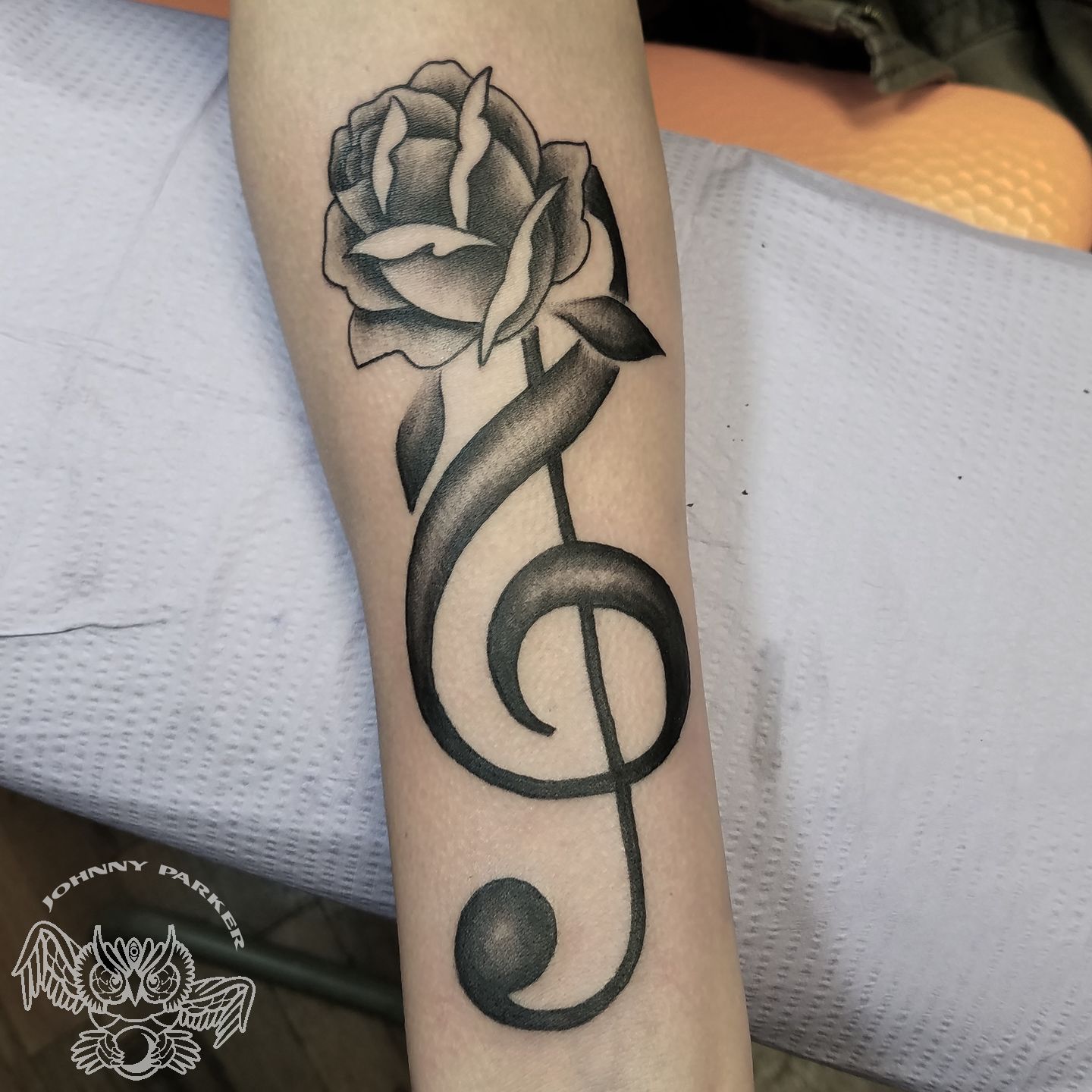 Treble clef with a rose  Music note tattoo Music tattoo designs Music  notes tattoo