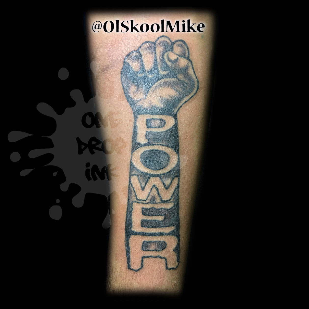 olskoolmike:black-power-fist