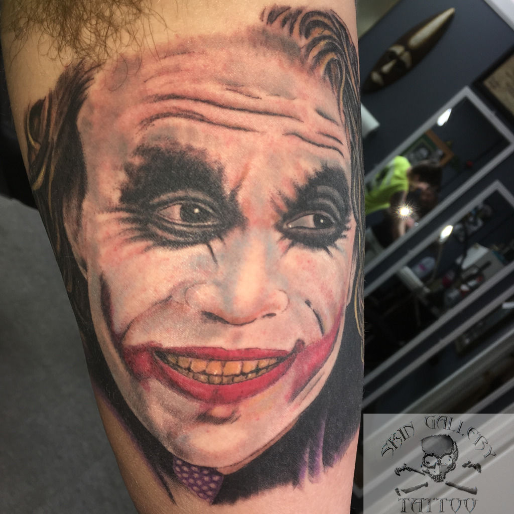 brentseverson:the-joker-batman-joker-color-tattoo