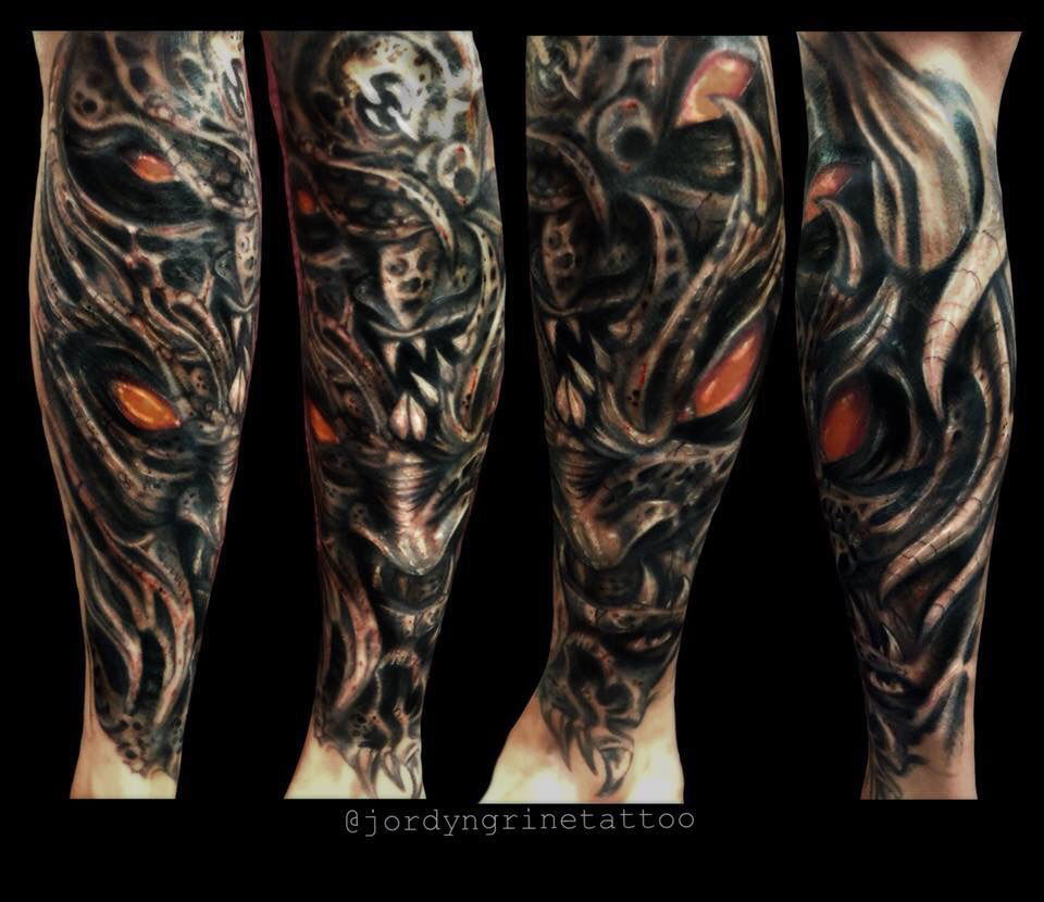Horror sleeve / Full sleeve tattoo – Tattoo Studio München | CHAOS CREW |  Tätowierer München