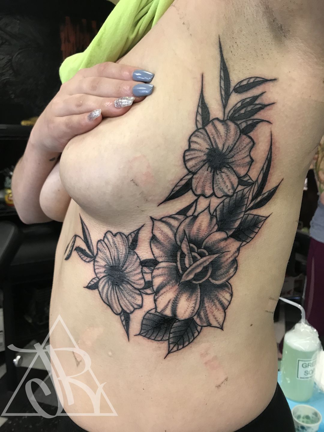 Columbine flower by Jenni Rogers at electric rooster, Melbourne, Aus : r/ tattoos