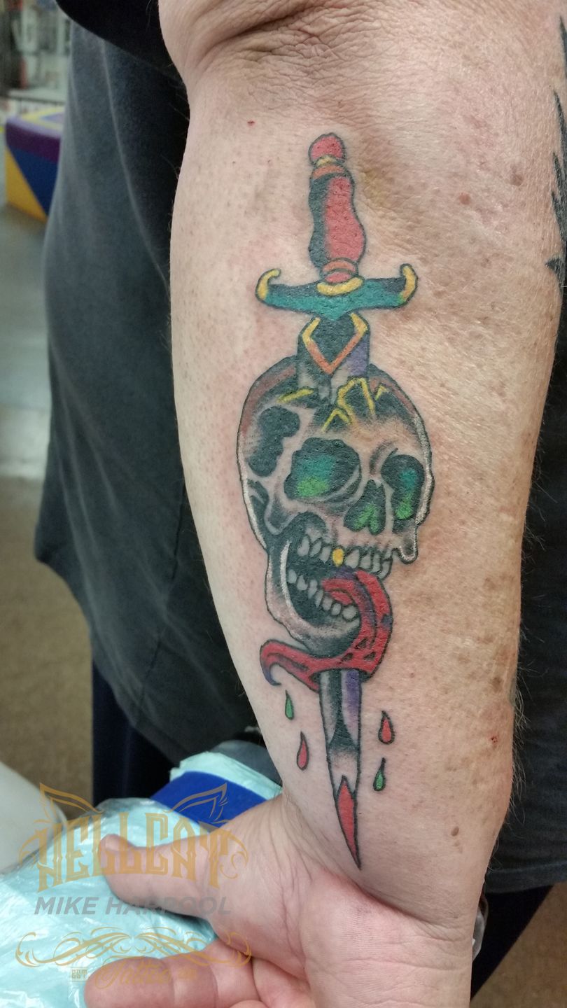 Skull_dagger