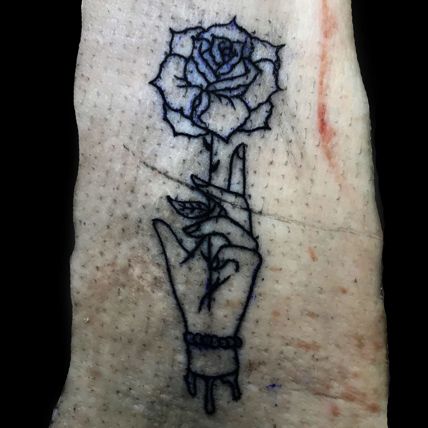 justinemurasky:practice-tattoo-on-pig-skin-tattoo-tattoo-art-tattoo -apprentice-pigskin-tattoo-practice-practice-tattoo-rose-tattoo-hands