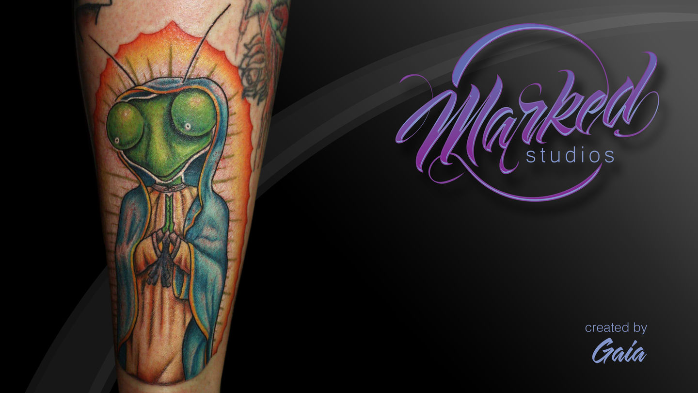 10 Crazy and mindblowing praying mantis tattoos