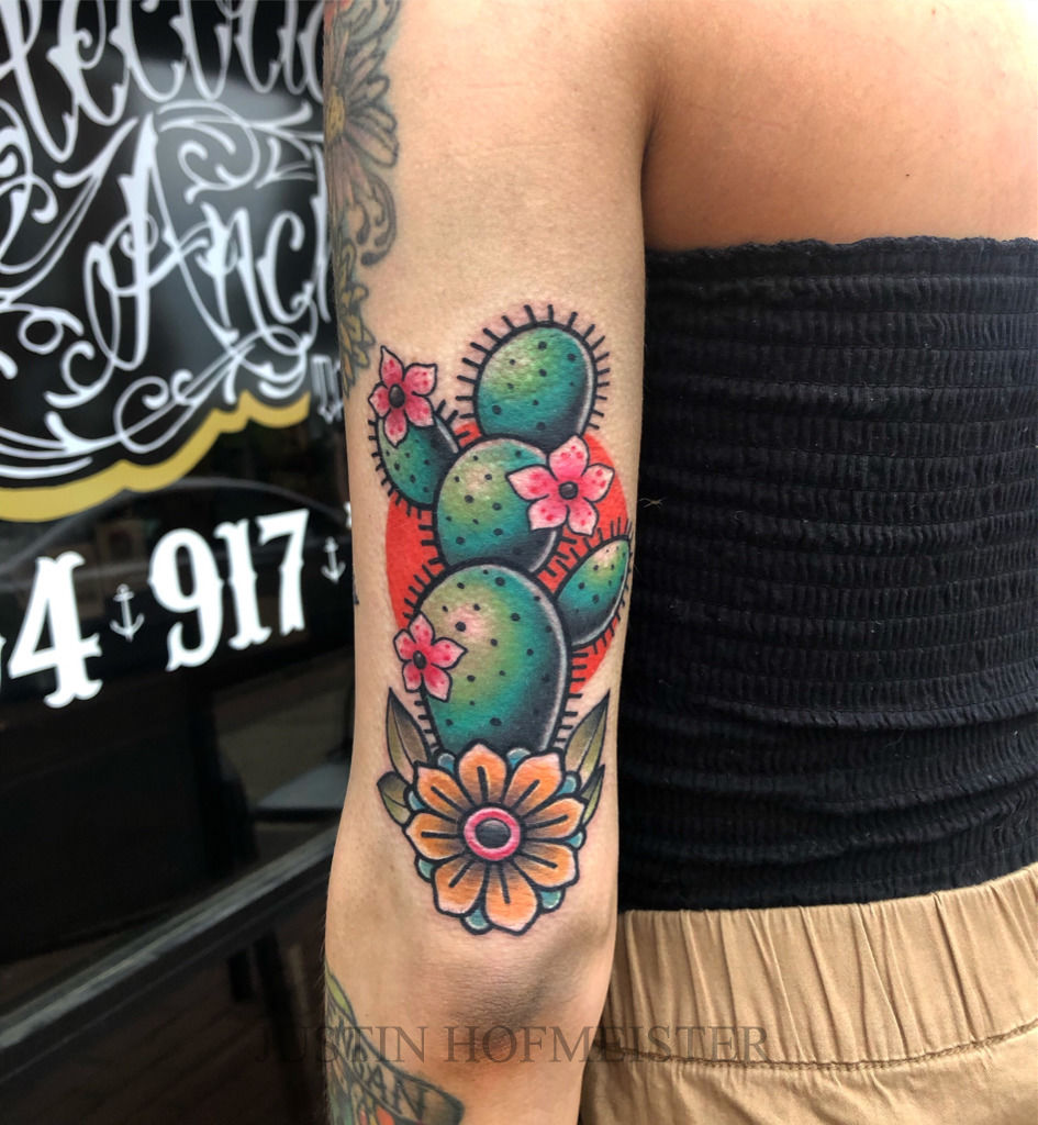traditional tattoo of a cactus 12552773 Vector Art at Vecteezy