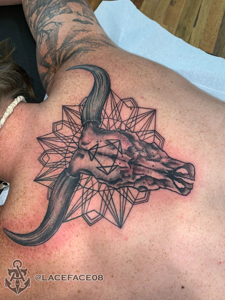 Billy Heil on Tumblr: Geometric head piece done in Nuremberg for @vi_id at  Jorge Mat private tattoo studio @jorgemat_ . Thanx maan for your trust,...