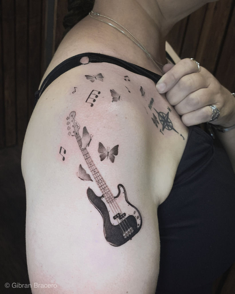 Tattoo uploaded by Bruno Herrera Sgura • #bass #music #basstattoo  #musictattoo #tattoodubem • Tattoodo