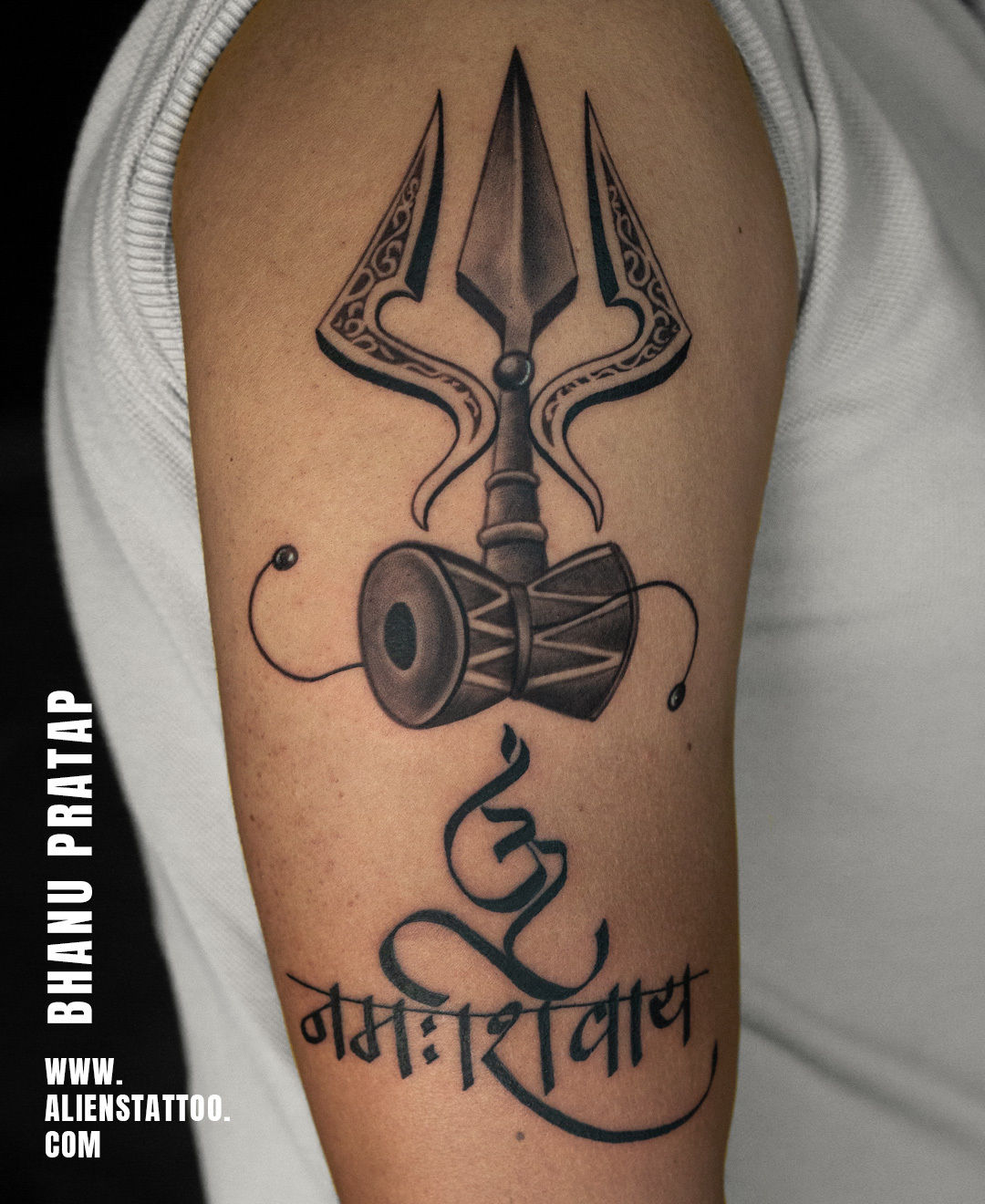 आई सोनल #maa #sonal #bhgvati #armbandtattoo #armtattoo #madhdavadi #maa  #sonbaimaa #blackink #blakcart #miningfulltattoo #pe... | Instagram