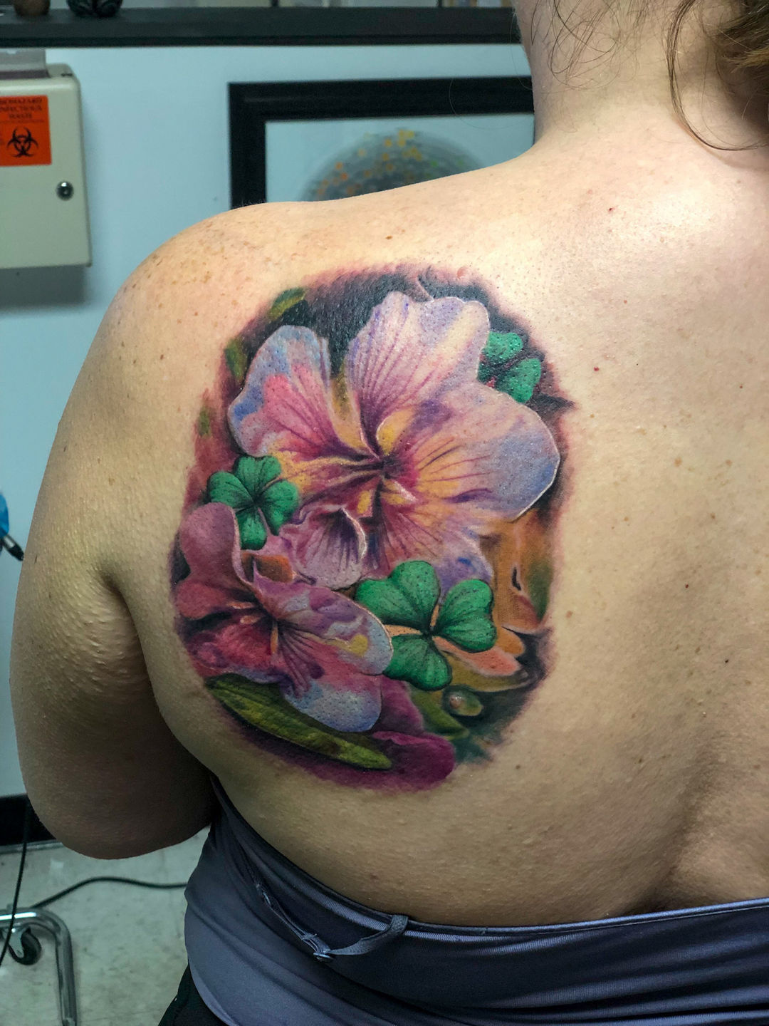 million:floral-shoulder-color-realism-painterly-flowers-scapula-shoulder