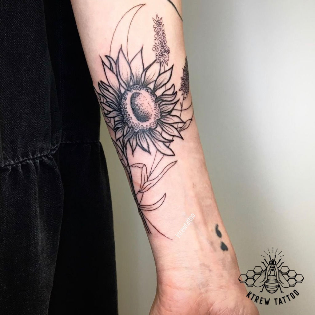 ktrewtattoo:sunflower-blackwork-tattoo-by-kirstie--ktrew-tattoo ...