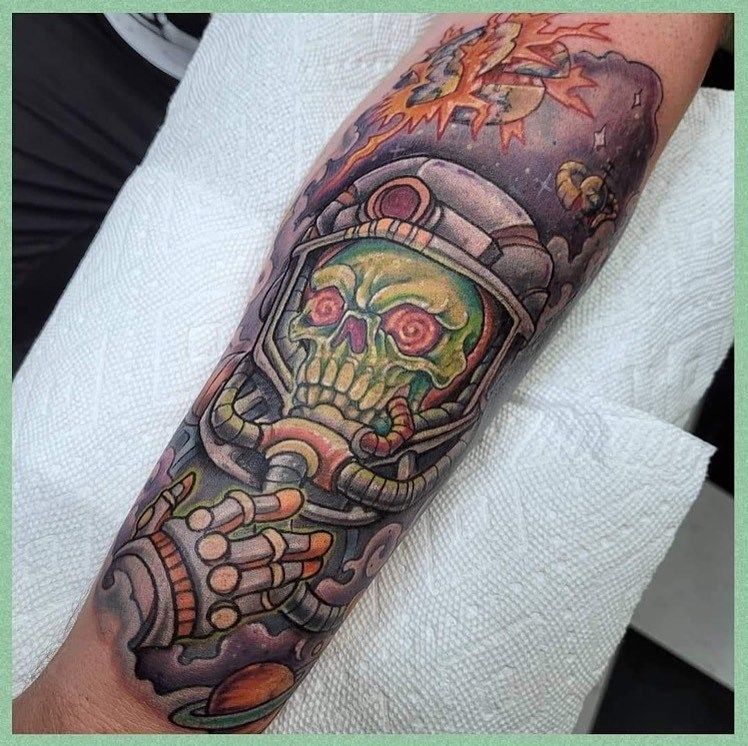 Pin by Victor Avram on Tattoo | Astronaut tattoo, Skeleton tattoos, Skull  tattoo design