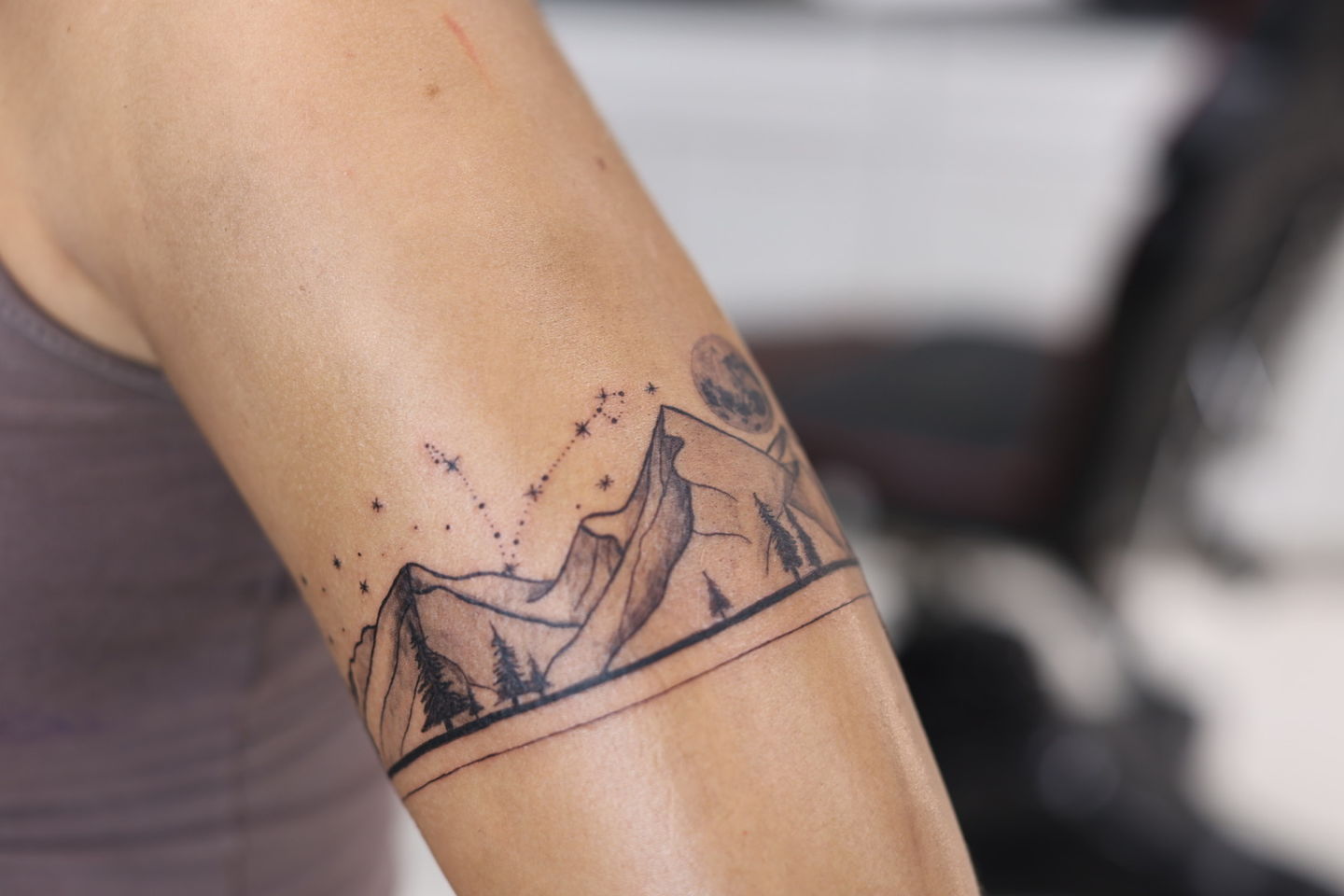 Mountain arm band for my client. Instagram @jamesvenicetattoo : r/tattoo