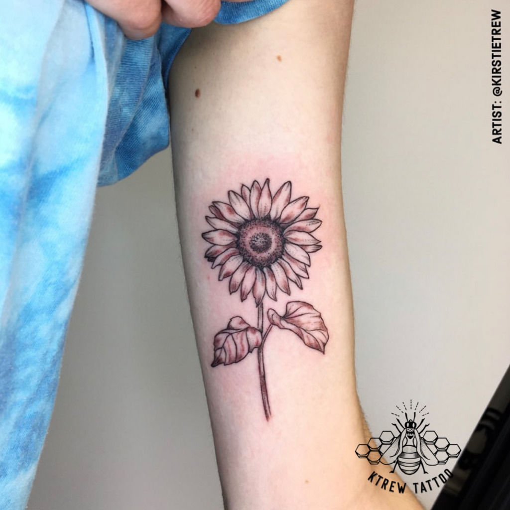 ktrewtattoo:blackwork-sunflower-tattoo-by-kirstie--ktrew-tattoo ...