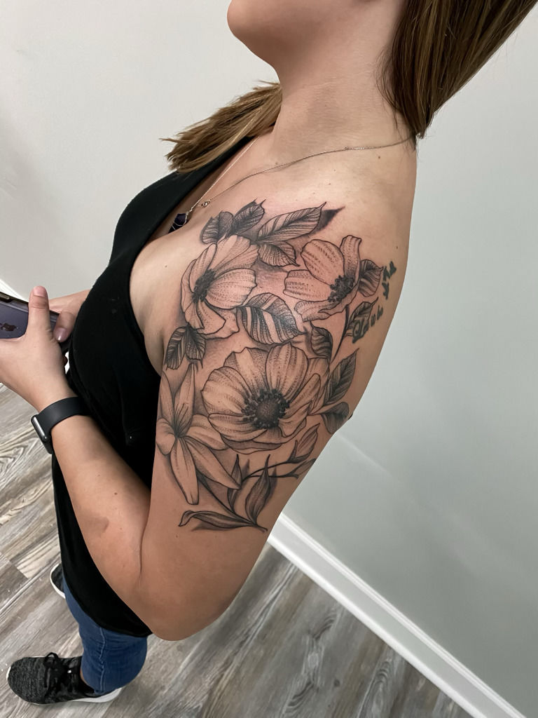Ash Butters on Twitter Stipple Shading flowers some of them drawn up to  go with the words that were already there tattoo tattooartist deland fl  localtattooshop delandtattoo fltattoo femaletattooartist  ladytattooartist tattooart 