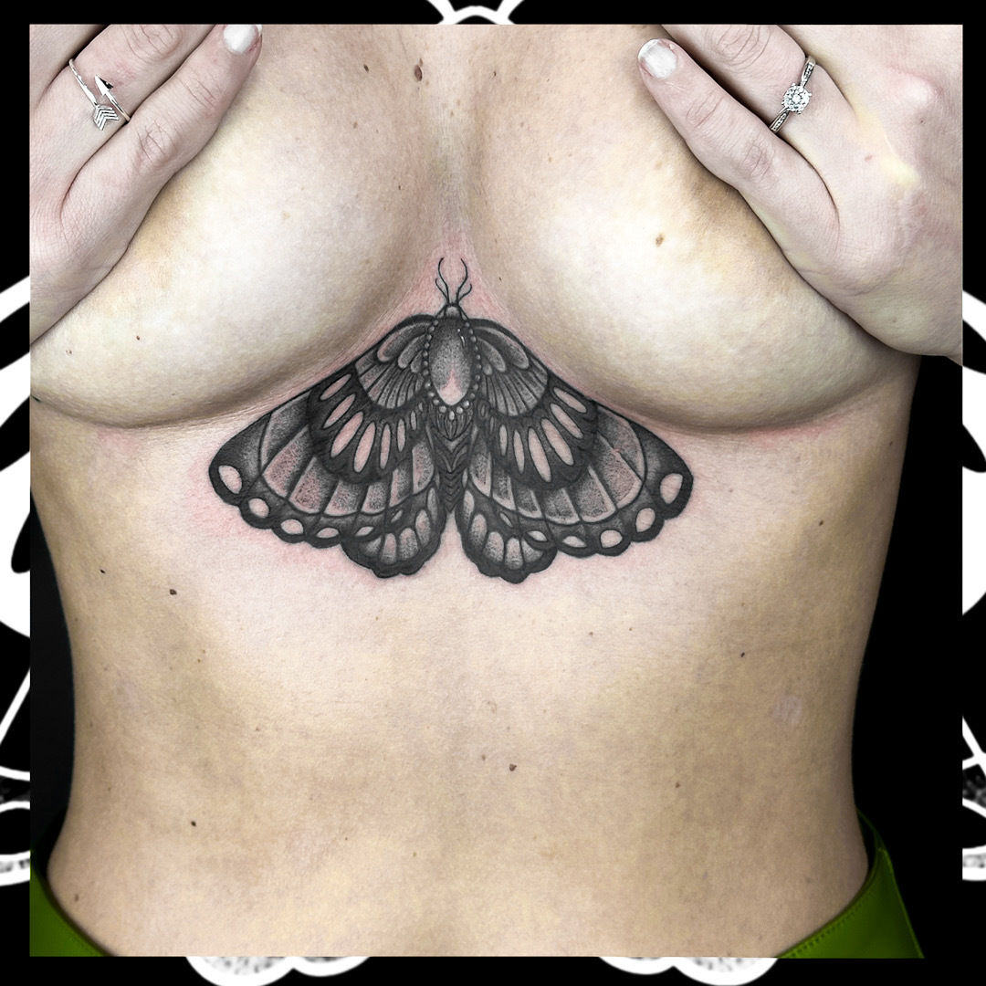 blinktattooer:neotraditional-neotraditional-tattoo-butterflytattoo-butterfly -chest-piece-blackand-gray-girly-tattoo-girltattoo